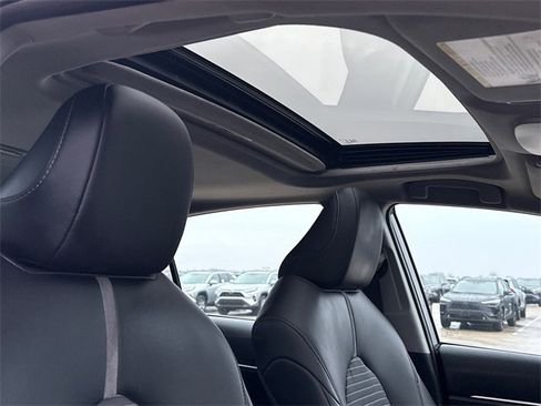 Used 2024 Toyota Camry SE w/ Cold Weather Package image 9