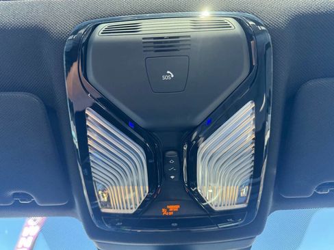 Used 2017 BMW 530i xDrive image 8