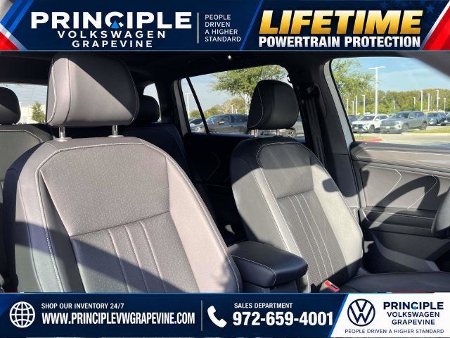 Used 2023 Volkswagen Tiguan SE R-Line FWD image 26