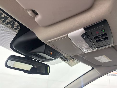 Used 2025 Nissan Rogue SL w/ Tech Package image 22