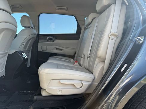 Used 2022 Kia Sorento S AWD/4WD image 26