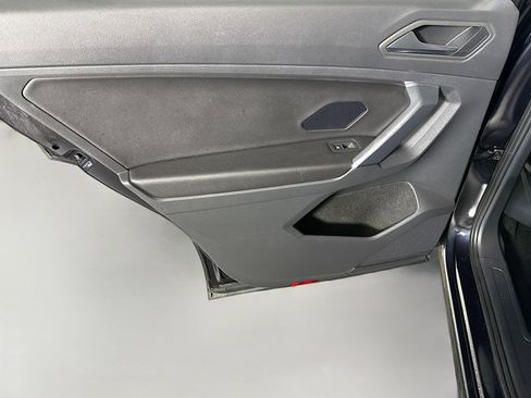 Used 2020 Volkswagen Tiguan SE image 26