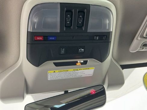 Used 2021 Subaru Crosstrek 2.5i Sport w/ Moonroof Package image 24