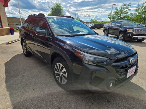 Used 2024 Subaru Outback Premium AWD/4WD image 3