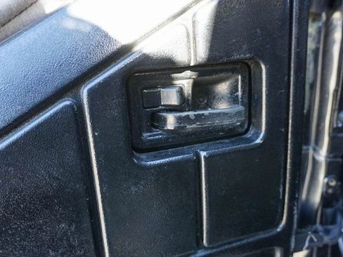 Used 1993 Jeep Wrangler S image 10