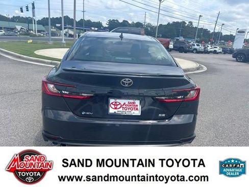 Used 2025 Toyota Camry SE FWD image 4