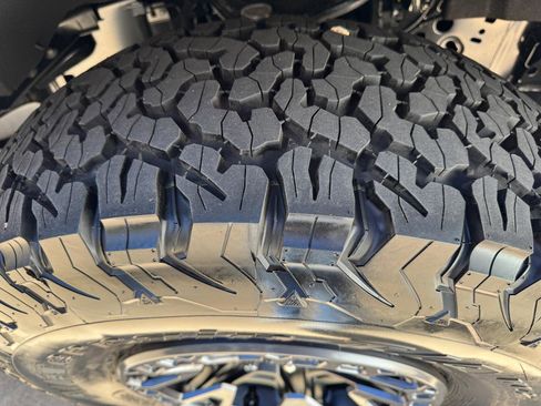 Used 2025 Ford F150 Raptor w/ Equipment Group 803A Raptor R image 38