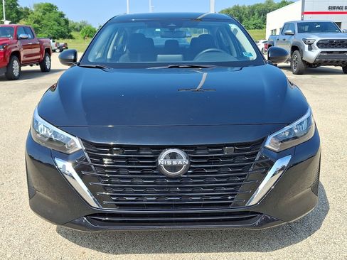 Used 2024 Nissan Sentra SV FWD image 2