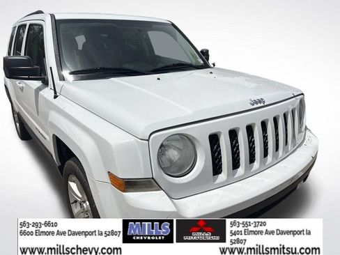 Used 2014 Jeep Patriot Latitude AWD/4WD image 2