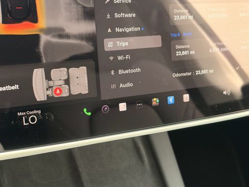 Used 2023 Tesla Model Y Long Range AWD/4WD image 32
