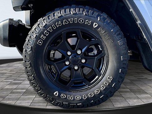 Used 2021 Jeep Gladiator Sport AWD/4WD image 10