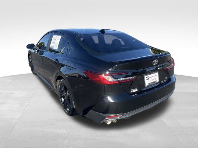Used 2025 Toyota Camry SE w/ Convenience Package FWD image 3