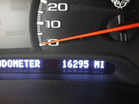 Used 2000 Chevrolet Corvette Convertible w/ Performance Handling Pkg image 14