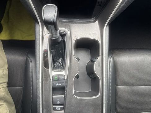 Used 2021 Honda Accord Sport image 32