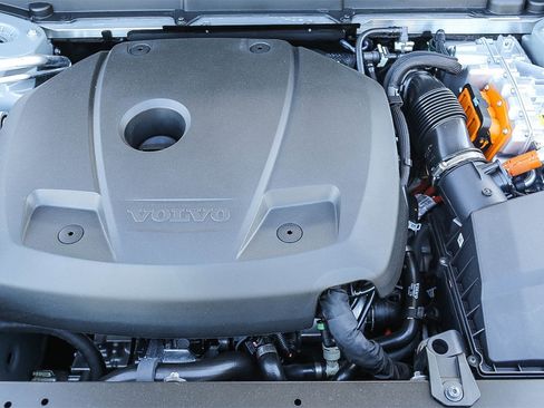 New 2025 Volvo XC60 T8 Plus w/ Protection Package Premier image 12