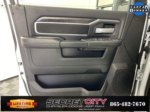 Used 2024 RAM 2500 Big Horn w/ Sport Appearance Package image 12