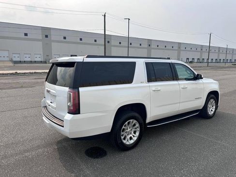 Used 2018 GMC Yukon XL SLT image 12