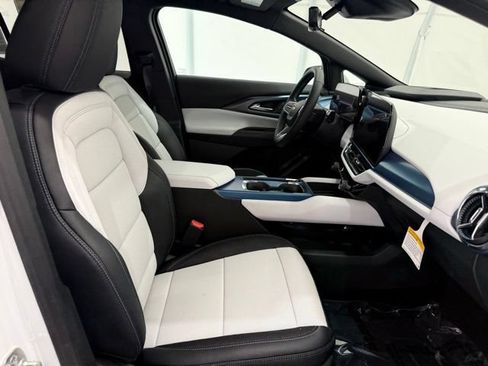 New 2026 Chevrolet Equinox EV LT w/ Convenience Package II AWD/4WD image 22
