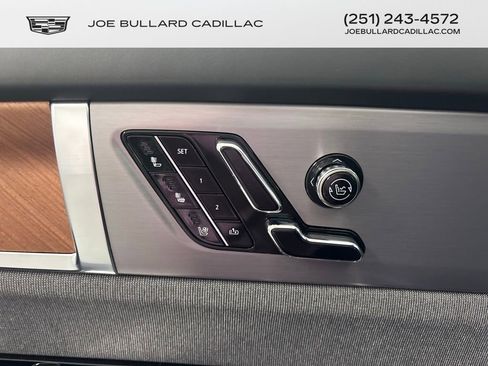 New 2026 Cadillac Vistiq Premium Luxury w/ LPO, Floor Liner Package image 7