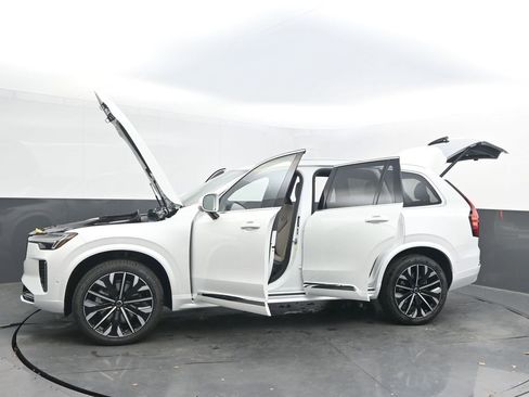 New 2026 Volvo XC90 B6 Plus image 39