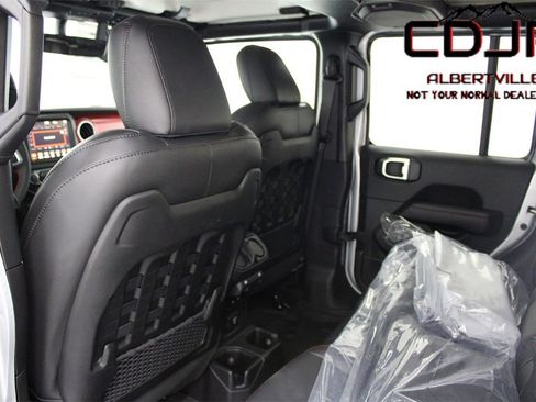 Used 2023 Jeep Gladiator Rubicon w/ Cold Weather Group image 28