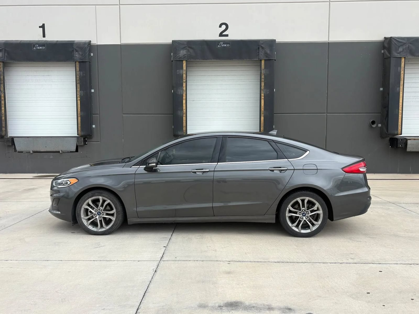 Used 2020 Ford Fusion SEL FWD image 2