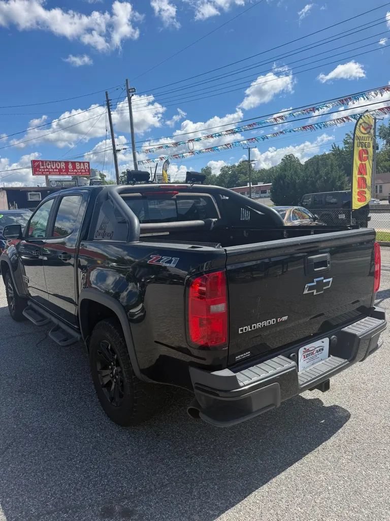 Used 2017 Chevrolet Colorado Z71 w/ Z71 Midnight Edition AWD/4WD image 6
