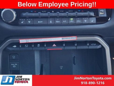 New 2025 Toyota Tundra Limited image 17