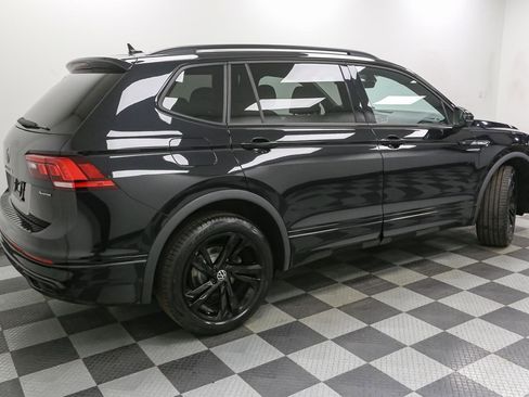 Certified 2023 Volkswagen Tiguan SE R-Line AWD/4WD image 11