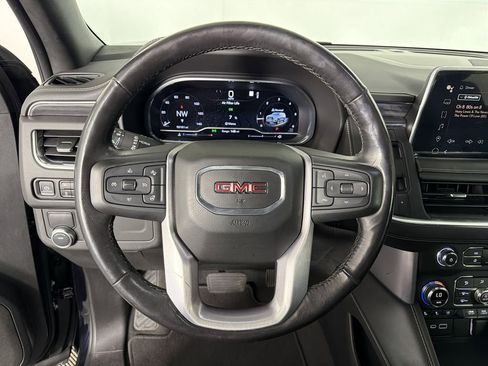 Used 2022 GMC Yukon SLT w/ SLT Premium Package image 24