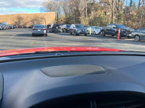 Used 2025 Kia Soul LX w/ LX Technology Package image 18