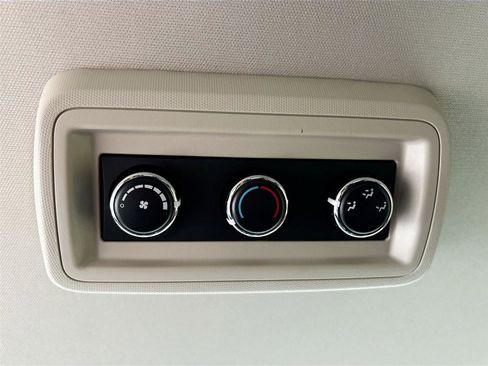 Used 2019 Dodge Grand Caravan SE image 25