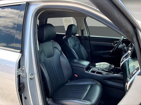 Used 2022 Kia Sorento S FWD image 32