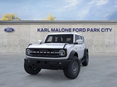 New 2025 Ford Bronco Outer Banks w/ Sasquatch Package image 2