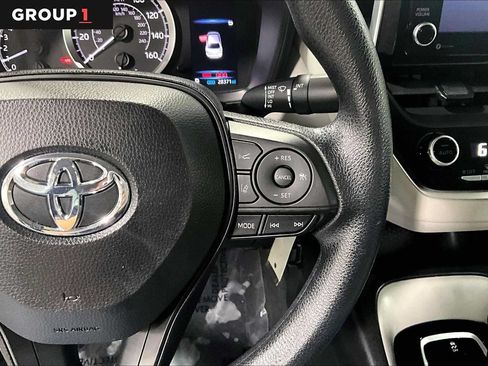 Used 2021 Toyota Corolla LE FWD image 25