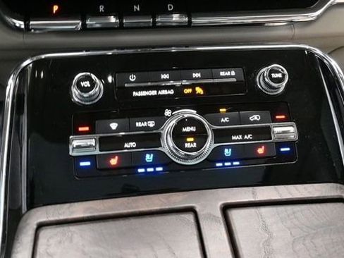 Used 2019 Lincoln Navigator Reserve AWD/4WD image 26
