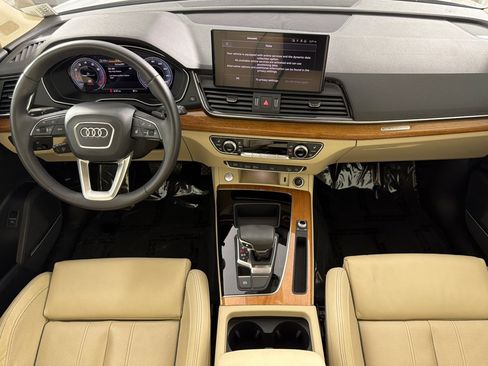 Used 2023 Audi Q5 2.0T Premium Plus w/ Premium Plus Package AWD/4WD image 12