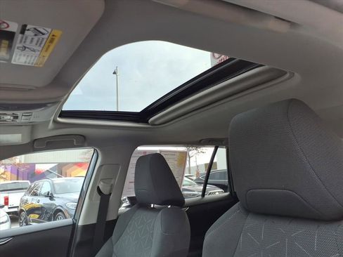 Used 2021 Toyota RAV4 XLE image 14