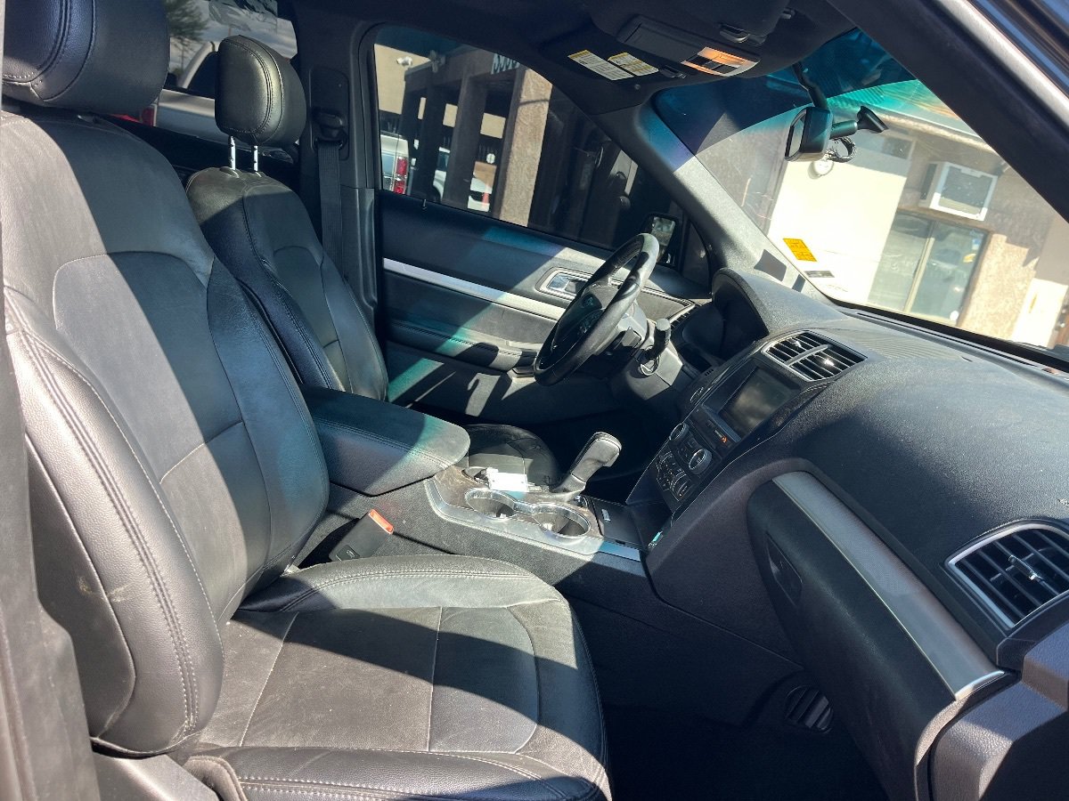 Used 2016 Ford Explorer XLT w/ Equipment Group 202A FWD image 19