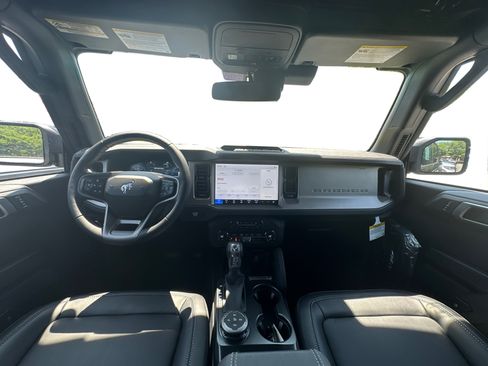 New 2026 Ford Bronco Outer Banks w/ Sasquatch Package AWD/4WD image 14