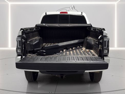 Used 2023 Toyota Tacoma SR w/ SR Convenience Package RWD image 11