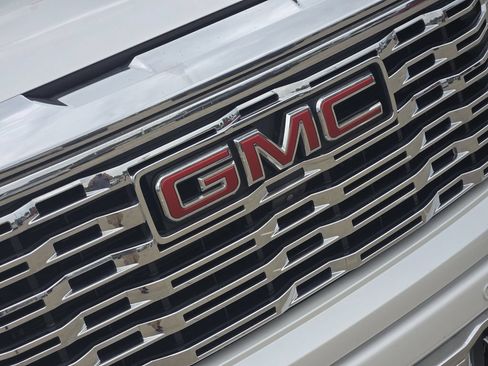Used 2023 GMC Sierra 1500 Denali w/ Denali Reserve Package AWD/4WD image 13