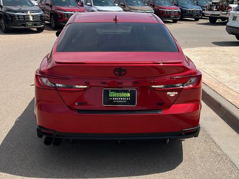 Used 2025 Toyota Camry SE w/ Convenience Package FWD image 7