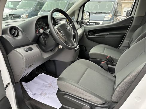 Used 2019 Nissan NV200 S w/ Cruise Control Package image 2