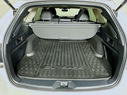 Used 2024 Subaru Outback Limited image 29