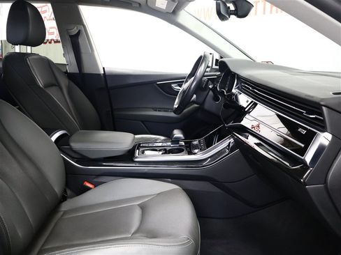 Used 2019 Audi Q8 Premium Plus w/ Premium Plus AWD/4WD image 19