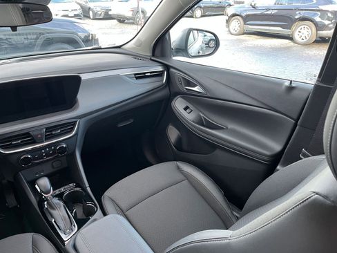 Used 2025 Buick Encore GX Preferred image 33