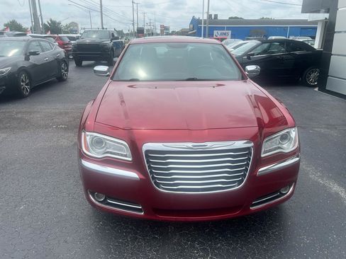Used 2014 Chrysler 300 C RWD image 8