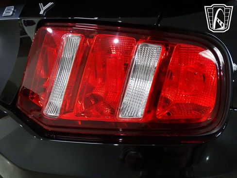 Used 2010 Ford Mustang Shelby GT500 image 11