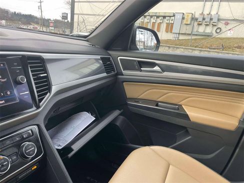 Used 2021 Volkswagen Atlas Cross Sport SEL R-Line image 34